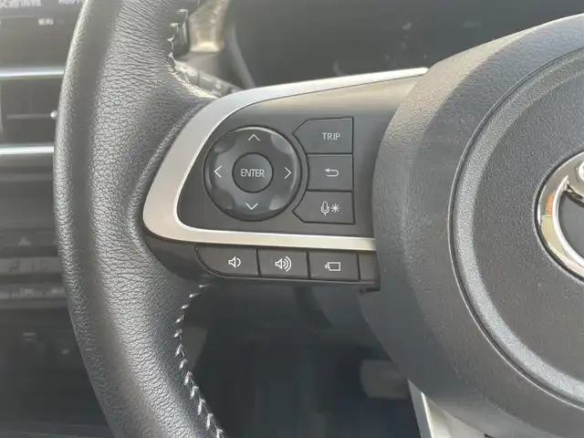 トヨタ ライズ Z 群馬県 2022(令4)年 2.9万km スムースグレーマイカメタリック/ブラック2トーン ワンオーナー/スマートアシスト/・衝突回避支援ブレーキ/・標識認識機能/・先行車発進お知らせ機能/・ブレーキ制御付き誤発進抑制機能/・車線逸脱警報機能/・ふらつき警報機能/・ブラインドスポットモニター/純正SDナビ　NSZT-Y68T/　(CD DVD Bluetooth　フルセグTV SD AM FM)/全方位カメラ/スマートペダル/ビルトインETC2.0/レーダークルーズコントロール/LEDヘッドライト/オートライト/オートマチックハイビーム/前席シートヒーター/社外前後ドライブレコーダー　ユピテルZ300/革巻きステアリング/ステアリングリモコン/オートブレーキホールド/ECOモード・DRIVEモード/横滑り防止/電動格納ウィンカーミラー/純正フロアマット/純正ドアバイザー/スペアキー/取扱説明書/保証書