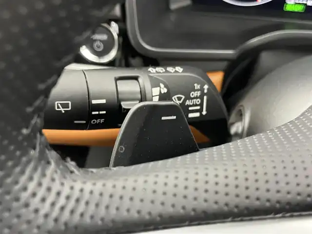 三菱 アウトランダー ＰＨＥＶ P 埼玉県 2024(令6)年 0.3万km ブラックダイヤモンド サンルーフ　純正９インチナビ　マルチアラウンドモニター　ＢＳＭ　ＨＵＤ　黒レザーシート　ＢＯＳＥサウンド　マイパイロット　レーダークルーズ　ステアリングヒーター　メモリシート　ワイヤレス充電　ＬＥＤ