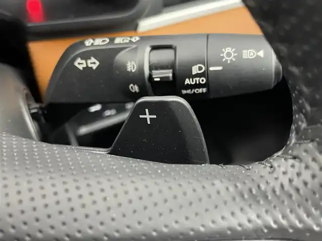 三菱 アウトランダー ＰＨＥＶ P 埼玉県 2024(令6)年 0.3万km ブラックダイヤモンド サンルーフ　純正９インチナビ　マルチアラウンドモニター　ＢＳＭ　ＨＵＤ　黒レザーシート　ＢＯＳＥサウンド　マイパイロット　レーダークルーズ　ステアリングヒーター　メモリシート　ワイヤレス充電　ＬＥＤ