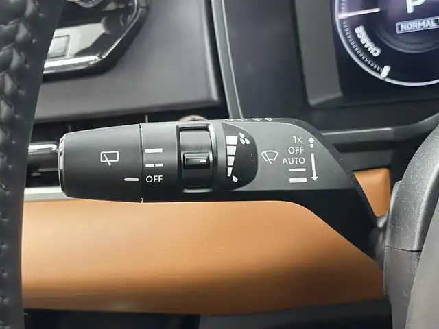 三菱 アウトランダー ＰＨＥＶ P 埼玉県 2024(令6)年 0.3万km ブラックダイヤモンド サンルーフ　純正９インチナビ　マルチアラウンドモニター　ＢＳＭ　ＨＵＤ　黒レザーシート　ＢＯＳＥサウンド　マイパイロット　レーダークルーズ　ステアリングヒーター　メモリシート　ワイヤレス充電　ＬＥＤ