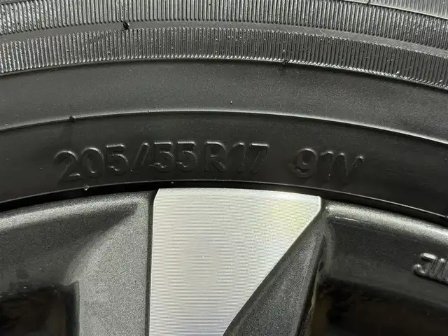 トヨタ ヴォクシー ハイブリッド S－Z 大阪府 2023(令5)年 2.3万km ホワイトパールクリスタルシャイン 快適利便パッケージ 純正10.5incナビTV バックカメラ フリップダウンモニター ハーフレザー シートヒーター 電動リアゲート レーダークルコン 衝突軽減ブレーキ レーンアシスト 両側パワースライドドア 100V電源 ETC