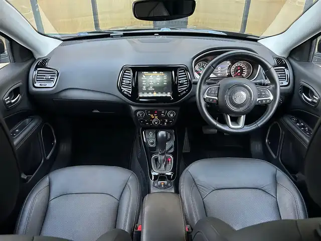 クライスラー・ジープ ジープ コンパス 石川県 2020(令2)年 1.9万km 黒 4WD/純正メモリナビ/　Bluetooth・AM/FM・USB・AUX/Beats Audioプレミアムサウンドシステム/フルセグTV/ETC2.0/バックカメラ/前後ドライブレコーダー/アダプティブクルーズコントロール/シートヒーター（D+N席）/パワーシート（D席）/シートヒーター/ルーフレール/アンチロック・ブレーキ・システム/衝突被害軽減システム/横滑り防止装置/前後コーナーセンサー/レーンキープアシスト/盗難防止装置/パーキングアシスト/アイドリングストップ/エアバッグ（W+サイド）/カーテンエアバッグ/純正アルミホイール/スマートキー