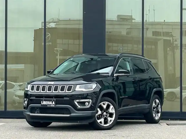 クライスラー・ジープ ジープ コンパス 石川県 2020(令2)年 1.9万km 黒 4WD/純正メモリナビ/　Bluetooth・AM/FM・USB・AUX/Beats Audioプレミアムサウンドシステム/フルセグTV/ETC2.0/バックカメラ/前後ドライブレコーダー/アダプティブクルーズコントロール/シートヒーター（D+N席）/パワーシート（D席）/シートヒーター/ルーフレール/アンチロック・ブレーキ・システム/衝突被害軽減システム/横滑り防止装置/前後コーナーセンサー/レーンキープアシスト/盗難防止装置/パーキングアシスト/アイドリングストップ/エアバッグ（W+サイド）/カーテンエアバッグ/純正アルミホイール/スマートキー
