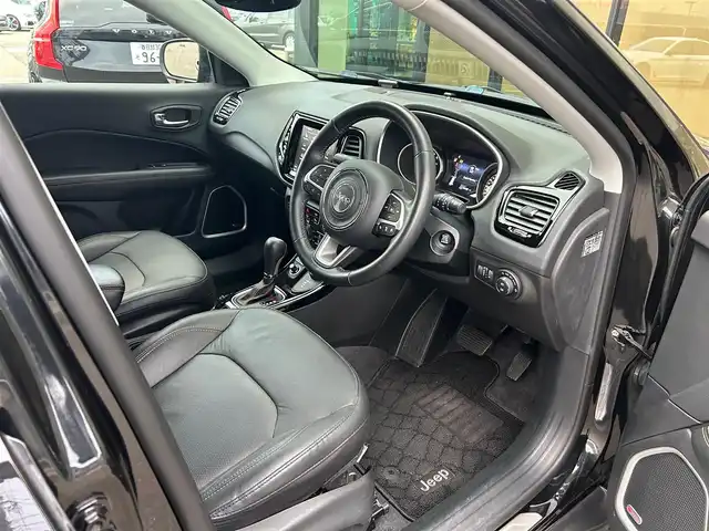クライスラー・ジープ ジープ コンパス 石川県 2020(令2)年 1.9万km 黒 4WD/純正メモリナビ/　Bluetooth・AM/FM・USB・AUX/Beats Audioプレミアムサウンドシステム/フルセグTV/ETC2.0/バックカメラ/前後ドライブレコーダー/アダプティブクルーズコントロール/シートヒーター（D+N席）/パワーシート（D席）/シートヒーター/ルーフレール/アンチロック・ブレーキ・システム/衝突被害軽減システム/横滑り防止装置/前後コーナーセンサー/レーンキープアシスト/盗難防止装置/パーキングアシスト/アイドリングストップ/エアバッグ（W+サイド）/カーテンエアバッグ/純正アルミホイール/スマートキー