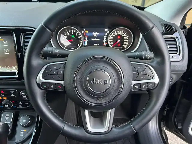 クライスラー・ジープ ジープ コンパス 石川県 2020(令2)年 1.9万km 黒 4WD/純正メモリナビ/　Bluetooth・AM/FM・USB・AUX/Beats Audioプレミアムサウンドシステム/フルセグTV/ETC2.0/バックカメラ/前後ドライブレコーダー/アダプティブクルーズコントロール/シートヒーター（D+N席）/パワーシート（D席）/シートヒーター/ルーフレール/アンチロック・ブレーキ・システム/衝突被害軽減システム/横滑り防止装置/前後コーナーセンサー/レーンキープアシスト/盗難防止装置/パーキングアシスト/アイドリングストップ/エアバッグ（W+サイド）/カーテンエアバッグ/純正アルミホイール/スマートキー