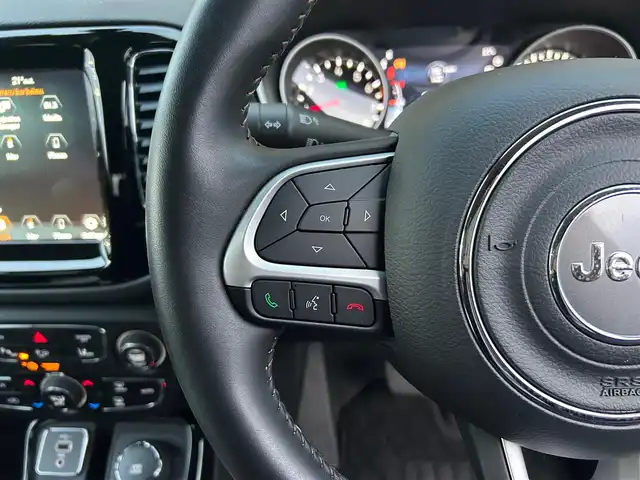 クライスラー・ジープ ジープ コンパス 石川県 2020(令2)年 1.9万km 黒 4WD/純正メモリナビ/　Bluetooth・AM/FM・USB・AUX/Beats Audioプレミアムサウンドシステム/フルセグTV/ETC2.0/バックカメラ/前後ドライブレコーダー/アダプティブクルーズコントロール/シートヒーター（D+N席）/パワーシート（D席）/シートヒーター/ルーフレール/アンチロック・ブレーキ・システム/衝突被害軽減システム/横滑り防止装置/前後コーナーセンサー/レーンキープアシスト/盗難防止装置/パーキングアシスト/アイドリングストップ/エアバッグ（W+サイド）/カーテンエアバッグ/純正アルミホイール/スマートキー