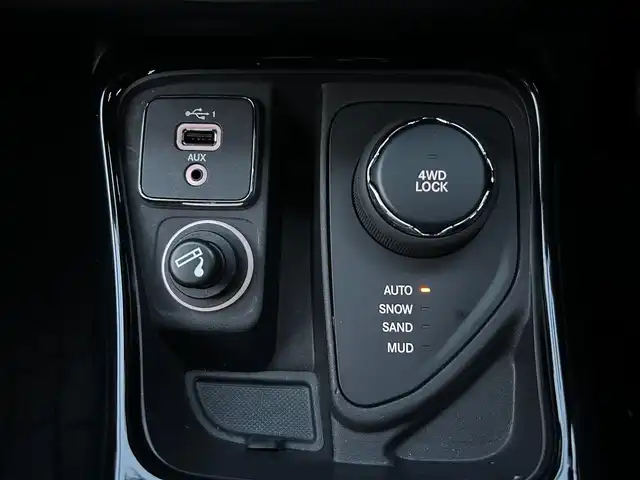 クライスラー・ジープ ジープ コンパス 石川県 2020(令2)年 1.9万km 黒 4WD/純正メモリナビ/　Bluetooth・AM/FM・USB・AUX/Beats Audioプレミアムサウンドシステム/フルセグTV/ETC2.0/バックカメラ/前後ドライブレコーダー/アダプティブクルーズコントロール/シートヒーター（D+N席）/パワーシート（D席）/シートヒーター/ルーフレール/アンチロック・ブレーキ・システム/衝突被害軽減システム/横滑り防止装置/前後コーナーセンサー/レーンキープアシスト/盗難防止装置/パーキングアシスト/アイドリングストップ/エアバッグ（W+サイド）/カーテンエアバッグ/純正アルミホイール/スマートキー