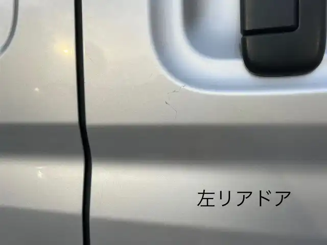 スズキ エブリイ PC 三重県 2023(令5)年 4万km シルキーシルバーメタリック 5MT/ETC/社外ディスプレイオーディオ（Bluetooth/SD/Android　Auto/Apple CarPlay/AM/FM/USB）/ドライブレコーダー（前後）/スズキセーフティサポート（デュアルカメラブレーキサポート/誤発進抑制/後方誤発進抑制/後退時ブレーキサポート/車線逸脱警報/ふらつき警報/先行車発進お知らせ/ハイビームアシスト/エマージェンシーストップシグナル/ヒルホールドコントロール）/バックセンサー（リア）/USB電源ソケット/ボディ同色ドアミラー（電動格納機能/助手席側サイドアンダーミラー付）/ファブリックシート/ヘッドレスト別体シート（前後）/シートバックポケット（助手席）/自発光式アナログメーター/タコメーター/スペアキー