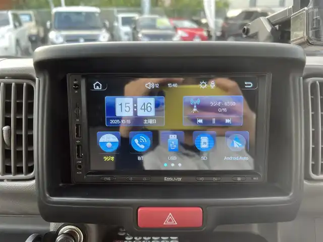 スズキ エブリイ PC 三重県 2023(令5)年 4万km シルキーシルバーメタリック 5MT/ETC/社外ディスプレイオーディオ（Bluetooth/SD/Android　Auto/Apple CarPlay/AM/FM/USB）/ドライブレコーダー（前後）/スズキセーフティサポート（デュアルカメラブレーキサポート/誤発進抑制/後方誤発進抑制/後退時ブレーキサポート/車線逸脱警報/ふらつき警報/先行車発進お知らせ/ハイビームアシスト/エマージェンシーストップシグナル/ヒルホールドコントロール）/バックセンサー（リア）/USB電源ソケット/ボディ同色ドアミラー（電動格納機能/助手席側サイドアンダーミラー付）/ファブリックシート/ヘッドレスト別体シート（前後）/シートバックポケット（助手席）/自発光式アナログメーター/タコメーター/スペアキー