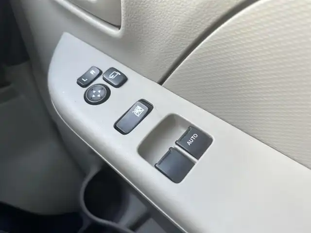 スズキ エブリイ PC 三重県 2023(令5)年 4万km シルキーシルバーメタリック 5MT/ETC/社外ディスプレイオーディオ（Bluetooth/SD/Android　Auto/Apple CarPlay/AM/FM/USB）/ドライブレコーダー（前後）/スズキセーフティサポート（デュアルカメラブレーキサポート/誤発進抑制/後方誤発進抑制/後退時ブレーキサポート/車線逸脱警報/ふらつき警報/先行車発進お知らせ/ハイビームアシスト/エマージェンシーストップシグナル/ヒルホールドコントロール）/バックセンサー（リア）/USB電源ソケット/ボディ同色ドアミラー（電動格納機能/助手席側サイドアンダーミラー付）/ファブリックシート/ヘッドレスト別体シート（前後）/シートバックポケット（助手席）/自発光式アナログメーター/タコメーター/スペアキー