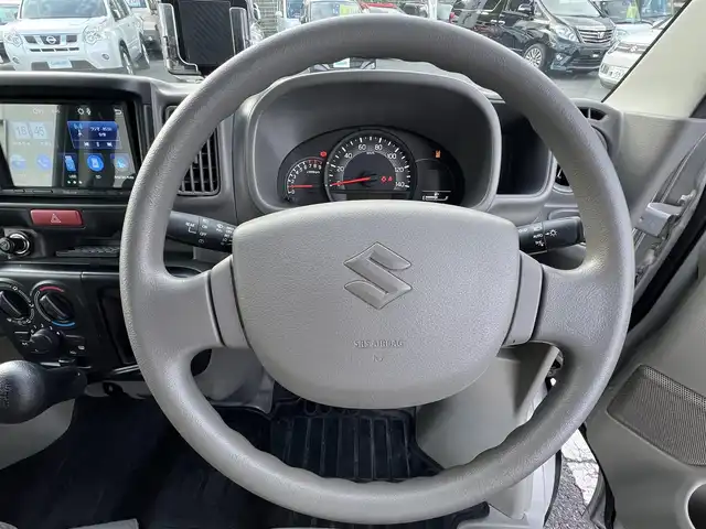 スズキ エブリイ PC 三重県 2023(令5)年 4万km シルキーシルバーメタリック 5MT/ETC/社外ディスプレイオーディオ（Bluetooth/SD/Android　Auto/Apple CarPlay/AM/FM/USB）/ドライブレコーダー（前後）/スズキセーフティサポート（デュアルカメラブレーキサポート/誤発進抑制/後方誤発進抑制/後退時ブレーキサポート/車線逸脱警報/ふらつき警報/先行車発進お知らせ/ハイビームアシスト/エマージェンシーストップシグナル/ヒルホールドコントロール）/バックセンサー（リア）/USB電源ソケット/ボディ同色ドアミラー（電動格納機能/助手席側サイドアンダーミラー付）/ファブリックシート/ヘッドレスト別体シート（前後）/シートバックポケット（助手席）/自発光式アナログメーター/タコメーター/スペアキー