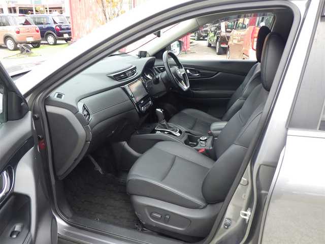 日産 エクストレイル 20Xi Vセレクション 千葉県 2022(令4)年 5.4万km ダークメタルグレー エマージェンシーブレーキ/プロパイロット/インテリジェントクルーズコントロール/各席シートヒーター/純正SDナビ/地デジTV/【DVD/CD再生機能　Bluetooth接続】/アラウンドビューモニター/ドライブレコーダー/革巻きステアリング/ETC/LEDヘッドライト/フォグライト/ウインカーミラー/コーナーセンサー/純正18インチアルミホイル/インテリジェントキー