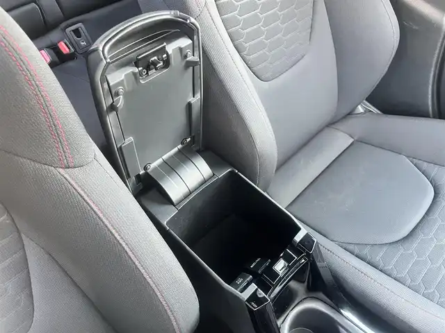 トヨタ カローラ スポーツ ハイブリッドG Z 島根県 2019(令1)年 6万km ホワイトパールクリスタルシャイン ワンオーナー　/社外ＳＤナビ　/フルセグＴＶ　/ＤＶＤ再生　/Ｂｌｕｅｔｏｏｔｈ接続　/バックカメラ　/ＥＴＣ　/レーダークルーズコントロール/衝突軽減ブレーキ/レーンキープアシスト/オートハイビーム／ライト　/スマートキー　/アイドリングストップ/純正LEDヘッドライト　/純正１８インチアルミホイール/純正フロアマット/保証書・取扱説明書/スペアキー1本