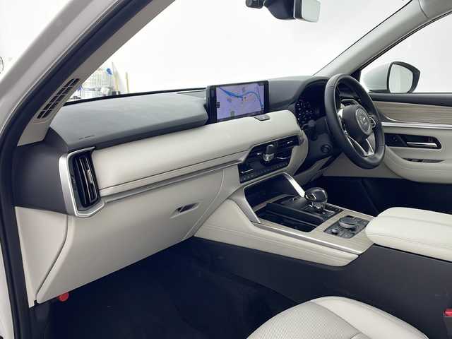 マツダ ＣＸ－６０ XD HV エクスクルーシブモダン 兵庫県 2023(令5)年 2.6万km ロジウムホワイトプレミアムメタリック ・純正ナビ/BT/USB/TV/HDMI/AppleCarPlay/AndroidAuto/・BOSE/・360°ビューモニター/・前後ドライブレコーダー/・ビルトインETC/・スマートシティブレーキサポート/・スマートブレーキサポート/・緊急時車線維持支援/・ドライバー異常時対応システム/・誤発進抑制制御/・前後側方接近車両検知/・車線逸脱警報システム/・レーンキープアシストシステム/・ディスタンス＆スピードアラート/・車間制御/・標識認識システム/・ブラインドスポットモニタリング/・降車時警報/・パーキングセンサー/・ヘッドアップディスプレイ/・レザーシート/・前席パワーシート/・運転席メモリーシート/・全席シートヒーター/・前席ベンチレーション/・ワイヤレス充電/・ステアリングヒーター/・パドルシフト/・プッシュスタート