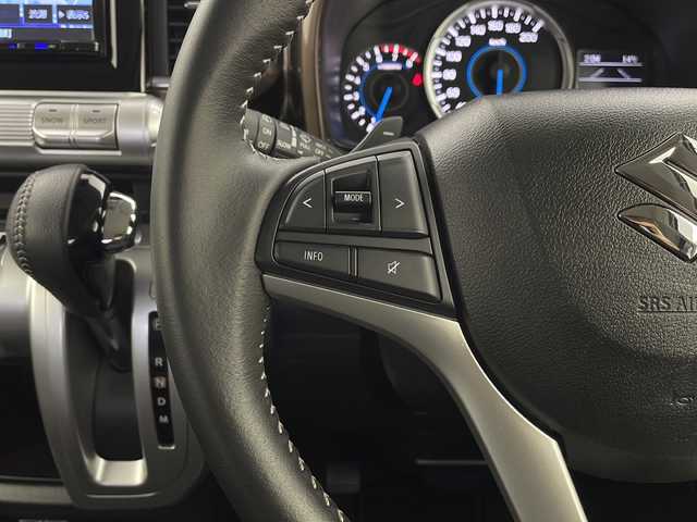 スズキ クロスビー HYBRID MZ 栃木県 2023(令5)年 1.5万km ピュアホワイトP 純正ナビ/・(AM/FM/TV/BT/iPod/CD/DVD)/スズキセーフティサポート/・デュアルセンサーブレーキサポート/・誤発進抑制機能/・車線逸脱抑制機能/・車線逸脱警報機能/・ふらつき警報機能/・先行車発進お知らせ機能/・標識認識機能/禁煙車/ターボ車/コーナーセンサー/アダプティクルーズコントロール/ハーフレザーシート/バックカメラ/前後ドライブレコーダー/ETC/シートヒーター（運転席/助手席）/ワンオーナー/ＬＥＤヘッドライト/純正アルミホイール/電動格納ミラー/アイドリングストップ/スペアキー