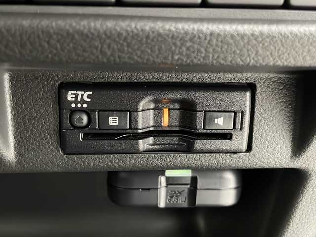 スズキ クロスビー HYBRID MZ 栃木県 2023(令5)年 1.5万km ピュアホワイトP 純正ナビ/・(AM/FM/TV/BT/iPod/CD/DVD)/スズキセーフティサポート/・デュアルセンサーブレーキサポート/・誤発進抑制機能/・車線逸脱抑制機能/・車線逸脱警報機能/・ふらつき警報機能/・先行車発進お知らせ機能/・標識認識機能/禁煙車/ターボ車/コーナーセンサー/アダプティクルーズコントロール/ハーフレザーシート/バックカメラ/前後ドライブレコーダー/ETC/シートヒーター（運転席/助手席）/ワンオーナー/ＬＥＤヘッドライト/純正アルミホイール/電動格納ミラー/アイドリングストップ/スペアキー