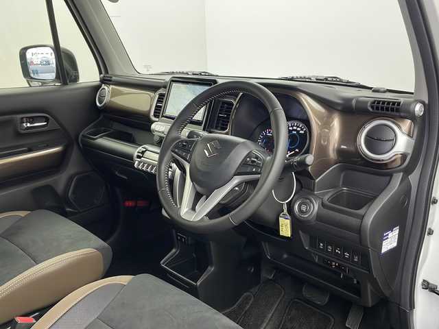 スズキ クロスビー HYBRID MZ 栃木県 2023(令5)年 1.5万km ピュアホワイトP 純正ナビ/・(AM/FM/TV/BT/iPod/CD/DVD)/スズキセーフティサポート/・デュアルセンサーブレーキサポート/・誤発進抑制機能/・車線逸脱抑制機能/・車線逸脱警報機能/・ふらつき警報機能/・先行車発進お知らせ機能/・標識認識機能/禁煙車/ターボ車/コーナーセンサー/アダプティクルーズコントロール/ハーフレザーシート/バックカメラ/前後ドライブレコーダー/ETC/シートヒーター（運転席/助手席）/ワンオーナー/ＬＥＤヘッドライト/純正アルミホイール/電動格納ミラー/アイドリングストップ/スペアキー