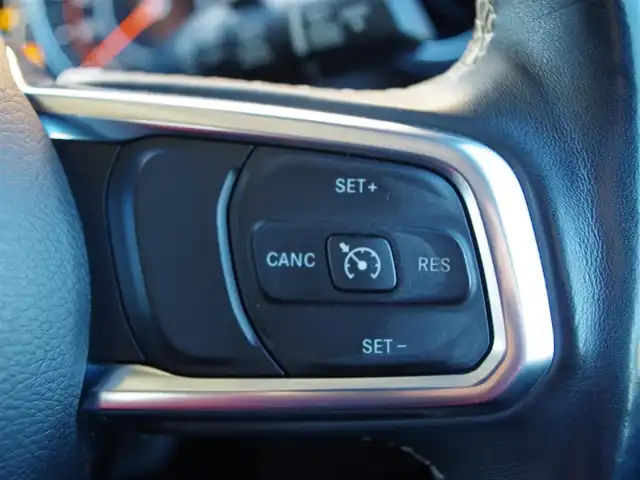 クライスラー・ジープ ジープ ラングラー アンリミテッド サハラ ローンチエディション 埼玉県 2018(平30)年 1.9万km グラニトクリスタル 特別仕様車/純正メモリナビ（Bluetooth、地デジ）/フロントカメラ/サイドカメラ/バックカメラ/黒革シート/シートヒーター/ステアリングヒーター/クルーズコントロール/コーナーセンサー/ALPINEスピーカー/ドライブレコーダー/ETC/LEDヘッドライト/純正18インチアルミホイール