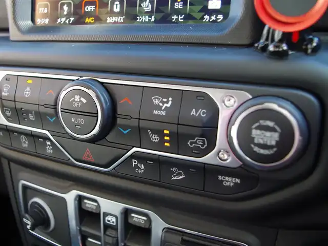 クライスラー・ジープ ジープ ラングラー アンリミテッド サハラ ローンチエディション 埼玉県 2018(平30)年 1.9万km グラニトクリスタル 特別仕様車/純正メモリナビ（Bluetooth、地デジ）/フロントカメラ/サイドカメラ/バックカメラ/黒革シート/シートヒーター/ステアリングヒーター/クルーズコントロール/コーナーセンサー/ALPINEスピーカー/ドライブレコーダー/ETC/LEDヘッドライト/純正18インチアルミホイール