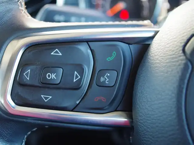 クライスラー・ジープ ジープ ラングラー アンリミテッド サハラ ローンチエディション 埼玉県 2018(平30)年 1.9万km グラニトクリスタル 特別仕様車/純正メモリナビ（Bluetooth、地デジ）/フロントカメラ/サイドカメラ/バックカメラ/黒革シート/シートヒーター/ステアリングヒーター/クルーズコントロール/コーナーセンサー/ALPINEスピーカー/ドライブレコーダー/ETC/LEDヘッドライト/純正18インチアルミホイール