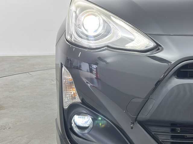 トヨタ アクア X－URBAN 群馬県 2016(平28)年 8.8万km ブラックマイカ 純正ナビ　フルセグＴＶ　バックカメラ　ハーフレザーシート　ビルトインＥＴＣ　衝突被害軽減ブレーキ　レーンアシスト　ステアリングスイッチ　ＬＥＤヘッドライト　オートライト　フォグ　スマートキー　禁煙車