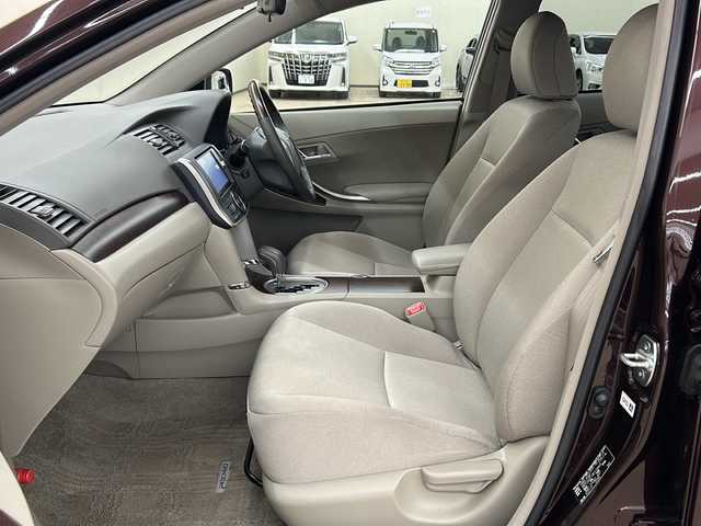 トヨタ プレミオ 1．8X EXパッケージ 道央・札幌 2011(平23)年 2.7万km ブラキッシュレッドマイカ /4WD//純正ナビ(AM・FM・フルセグ・DVD・CD・BT)//寒冷地仕様//パワーシート(D席)//電格ミラー//純正フロアマット//純正AWサマータイヤ//バックカメラ//オートライト//ETC//ドライブレコーダー前後