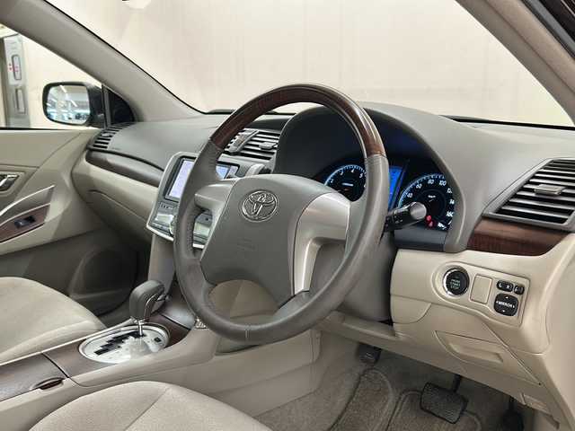 トヨタ プレミオ 1．8X EXパッケージ 道央・札幌 2011(平23)年 2.7万km ブラキッシュレッドマイカ /4WD//純正ナビ(AM・FM・フルセグ・DVD・CD・BT)//寒冷地仕様//パワーシート(D席)//電格ミラー//純正フロアマット//純正AWサマータイヤ//バックカメラ//オートライト//ETC//ドライブレコーダー前後