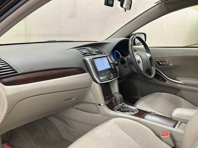 トヨタ プレミオ 1．8X EXパッケージ 道央・札幌 2011(平23)年 2.7万km ブラキッシュレッドマイカ /4WD//純正ナビ(AM・FM・フルセグ・DVD・CD・BT)//寒冷地仕様//パワーシート(D席)//電格ミラー//純正フロアマット//純正AWサマータイヤ//バックカメラ//オートライト//ETC//ドライブレコーダー前後