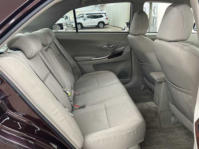 トヨタ プレミオ 1．8X EXパッケージ 道央・札幌 2011(平23)年 2.7万km ブラキッシュレッドマイカ /4WD//純正ナビ(AM・FM・フルセグ・DVD・CD・BT)//寒冷地仕様//パワーシート(D席)//電格ミラー//純正フロアマット//純正AWサマータイヤ//バックカメラ//オートライト//ETC//ドライブレコーダー前後