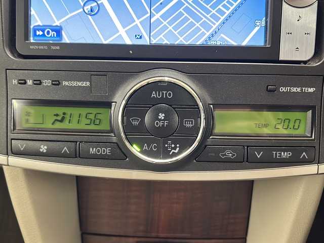 トヨタ プレミオ 1．8X EXパッケージ 道央・札幌 2011(平23)年 2.7万km ブラキッシュレッドマイカ /4WD//純正ナビ(AM・FM・フルセグ・DVD・CD・BT)//寒冷地仕様//パワーシート(D席)//電格ミラー//純正フロアマット//純正AWサマータイヤ//バックカメラ//オートライト//ETC//ドライブレコーダー前後