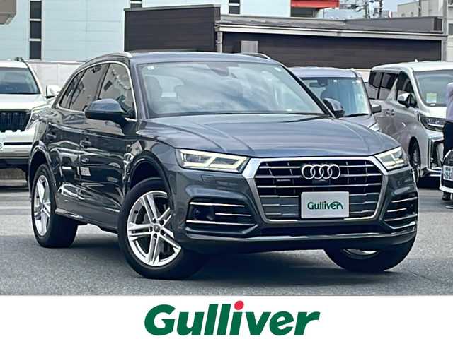 アウディ Ｑ５ Sライン ダイナミックリミテッド 福岡県 2019(令1)年 1.7万km デイトナグレーパールエフェクト 純正ナビ（Ｂｌｕｅｔｏｏｔｈ・フルセグＴＶ・ラジオ）　/運転席メモリーシート　/前席パワーシート　/前席シートヒーター　/前後純正ドライブレコーダー　/ビルトインＥＴＣ　/クルーズコントロール/車外カメラ（バック・フロント・バックフロントコーナー・全方位）/パーキングアシスト/MTモード付AT車/ルーフレール/CDプレイヤー/USBポート/デュアルエアコン/全席オートパワーウィンドウ/純正フロアマット/純正アルミホイール/前後コーナーセンサー/横滑り防止装置/ダウンヒルアシストコントロール/LEDライト/カーテンエアバック/アイドリングストップ/パワーステアリング/プッシュスタート/スマートキー/スペアキー1本/取扱説明書/保証書