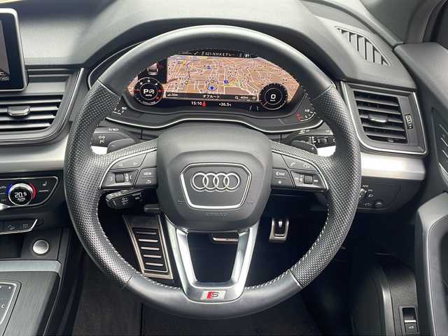 アウディ Ｑ５ Sライン ダイナミックリミテッド 福岡県 2019(令1)年 1.7万km デイトナグレーパールエフェクト 純正ナビ（Ｂｌｕｅｔｏｏｔｈ・フルセグＴＶ・ラジオ）　/運転席メモリーシート　/前席パワーシート　/前席シートヒーター　/前後純正ドライブレコーダー　/ビルトインＥＴＣ　/クルーズコントロール/車外カメラ（バック・フロント・バックフロントコーナー・全方位）/パーキングアシスト/MTモード付AT車/ルーフレール/CDプレイヤー/USBポート/デュアルエアコン/全席オートパワーウィンドウ/純正フロアマット/純正アルミホイール/前後コーナーセンサー/横滑り防止装置/ダウンヒルアシストコントロール/LEDライト/カーテンエアバック/アイドリングストップ/パワーステアリング/プッシュスタート/スマートキー/スペアキー1本/取扱説明書/保証書