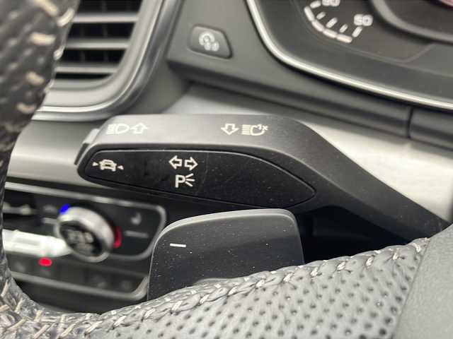 アウディ Ｑ５ Sライン ダイナミックリミテッド 福岡県 2019(令1)年 1.7万km デイトナグレーパールエフェクト 純正ナビ（Ｂｌｕｅｔｏｏｔｈ・フルセグＴＶ・ラジオ）　/運転席メモリーシート　/前席パワーシート　/前席シートヒーター　/前後純正ドライブレコーダー　/ビルトインＥＴＣ　/クルーズコントロール/車外カメラ（バック・フロント・バックフロントコーナー・全方位）/パーキングアシスト/MTモード付AT車/ルーフレール/CDプレイヤー/USBポート/デュアルエアコン/全席オートパワーウィンドウ/純正フロアマット/純正アルミホイール/前後コーナーセンサー/横滑り防止装置/ダウンヒルアシストコントロール/LEDライト/カーテンエアバック/アイドリングストップ/パワーステアリング/プッシュスタート/スマートキー/スペアキー1本/取扱説明書/保証書