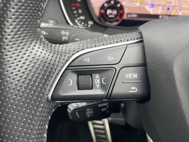アウディ Ｑ５ Sライン ダイナミックリミテッド 福岡県 2019(令1)年 1.7万km デイトナグレーパールエフェクト 純正ナビ（Ｂｌｕｅｔｏｏｔｈ・フルセグＴＶ・ラジオ）　/運転席メモリーシート　/前席パワーシート　/前席シートヒーター　/前後純正ドライブレコーダー　/ビルトインＥＴＣ　/クルーズコントロール/車外カメラ（バック・フロント・バックフロントコーナー・全方位）/パーキングアシスト/MTモード付AT車/ルーフレール/CDプレイヤー/USBポート/デュアルエアコン/全席オートパワーウィンドウ/純正フロアマット/純正アルミホイール/前後コーナーセンサー/横滑り防止装置/ダウンヒルアシストコントロール/LEDライト/カーテンエアバック/アイドリングストップ/パワーステアリング/プッシュスタート/スマートキー/スペアキー1本/取扱説明書/保証書