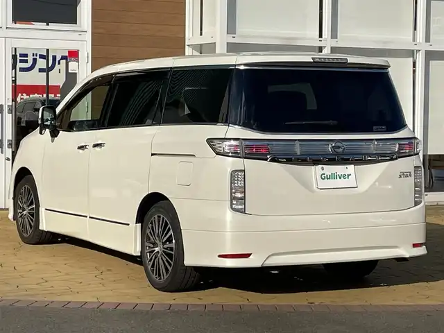 日産 エルグランド 250ハイウェイスターS 宮崎県 2017(平29)年 7万km ブリリアントホワイトパール 純正ナビ/→AM/FM/フルセグTV/Bluetooth/バックカメラ/クルーズコントロール/ETC/フリップダウンモニター/ハーフレザーシート/オットマン/キャプテンシート/両側パワースライドドア/LEDオートライト/プッシュスタート/スマートキー/純正18インチアルミ