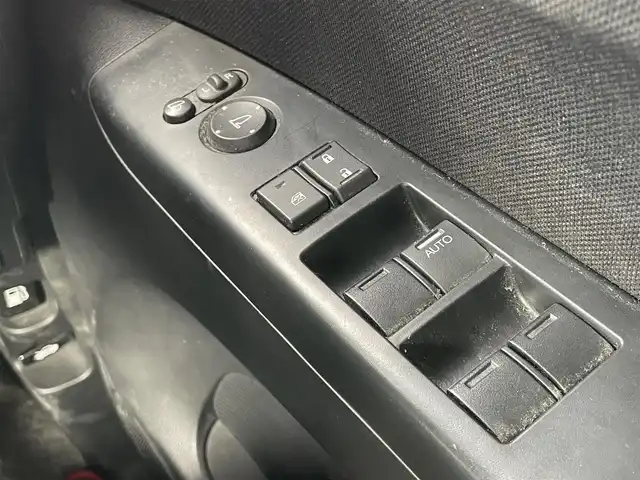 ホンダ Ｎ ＢＯＸ カスタム G Lパッケージ 千葉県 2016(平28)年 6万km プレミアムホワイトパールⅡ 純正7インチナビ/Bluetooth/バックカメラ/フルセグTV/ETC/両側パワースライドドア/ドアバイザー/ウィンカーミラー/オートミラー/ステアリングスイッチ/純正フロアマット/HID