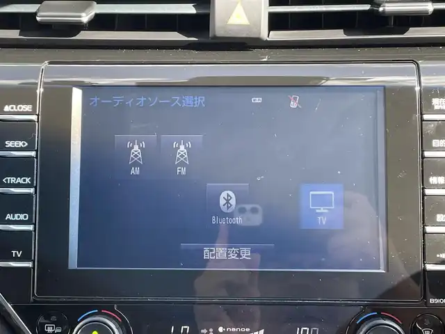 トヨタ カムリ G レザーパッケージ 愛知県 2017(平29)年 7.9万km プラチナホワイトパールマイカ サンルーフ＋メーカーオプションナビ付き/・純正メーカーオプションメモリーナビ/・フルセグテレビ/・CD/DVD/Blu-ray再生可能/・Bluetooth/USB/AUX接続機能/・ミュージックサーバー（SD録音機能）/・ETC（新セキュリティ対応）/・レザーシート/・パワーシート（運転席・助手席）/・シートヒーター（運転席・助手席）/・純正フロアマット/・純正18インチアルミホイール/・純正LEDヘッドライト/・オートマチックハイビーム/・コーナーセンサー/・衝突軽減ブレーキ/・レーンキープアシスト/・ブラインドスポットモニター/・電動パーキングブレーキ/・ブレーキホールド/・ドライブレコーダー（前方撮影）/・充電用USBポート（2個）/・スマートキー/・プッシュスタート/・デュアルオートエアコン/・アダプティブクルーズコントロール/・MTモード付きCVT