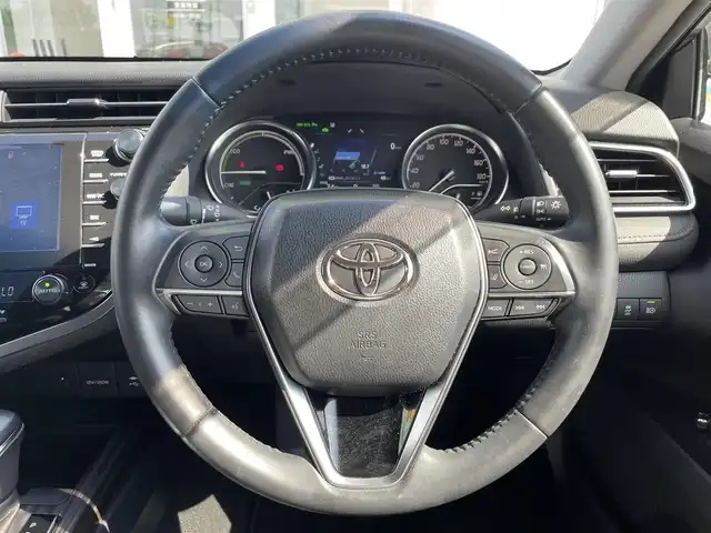 トヨタ カムリ G レザーパッケージ 愛知県 2017(平29)年 7.9万km プラチナホワイトパールマイカ サンルーフ＋メーカーオプションナビ付き/・純正メーカーオプションメモリーナビ/・フルセグテレビ/・CD/DVD/Blu-ray再生可能/・Bluetooth/USB/AUX接続機能/・ミュージックサーバー（SD録音機能）/・ETC（新セキュリティ対応）/・レザーシート/・パワーシート（運転席・助手席）/・シートヒーター（運転席・助手席）/・純正フロアマット/・純正18インチアルミホイール/・純正LEDヘッドライト/・オートマチックハイビーム/・コーナーセンサー/・衝突軽減ブレーキ/・レーンキープアシスト/・ブラインドスポットモニター/・電動パーキングブレーキ/・ブレーキホールド/・ドライブレコーダー（前方撮影）/・充電用USBポート（2個）/・スマートキー/・プッシュスタート/・デュアルオートエアコン/・アダプティブクルーズコントロール/・MTモード付きCVT