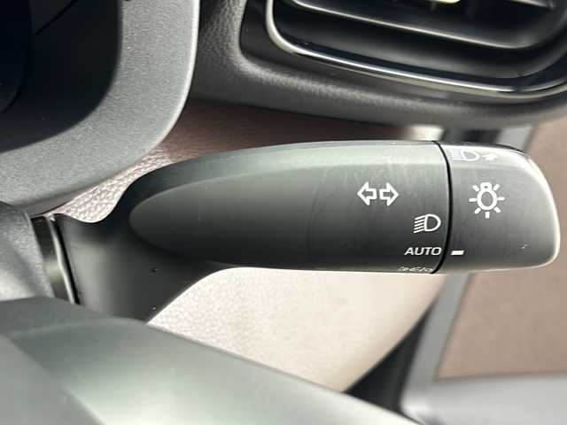 トヨタ ヤリスクロス Z 宮城県 2020(令2)年 6.8万km ホワイトパールクリスタルシャイン /モデリスタエアロ//トヨタセーフティセンス//パラノミックビューモニター//純正ディスプレイオーディオナビ//ブラインドスポットモニター//パワーシート//シートヒーター//ステアリングヒーター//ETC//ドライブレコーダー前後//純正フロアマット//スペアキー//保証書