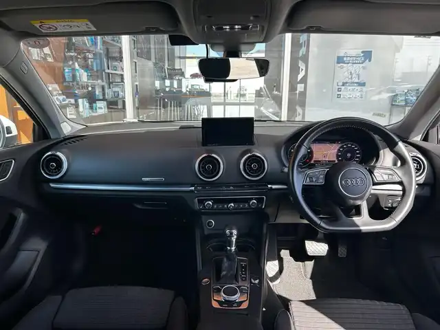 アウディ Ａ３ SB 30TFSI スポーツシグネチャーED 富山県 2020(令2)年 3万km 白 純正メモリナビ/Bluetooth接続/AM/FMラジオ/CD再生/バックカメラ/アイドリングストップ/ACC/USB接続/qi充電/プッシュスタート/ETC2.0/スマートキー/前後ドラレコ/バーチャルコックピット/D/N席シートヒーター/D/N席パワーシーター/パークアシスト