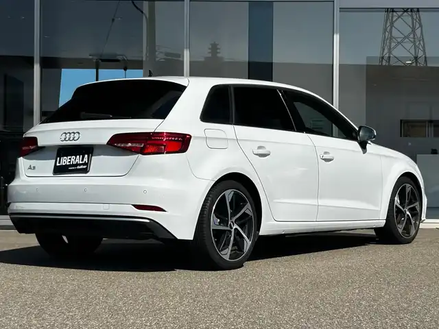 アウディ Ａ３ SB 30TFSI スポーツシグネチャーED 富山県 2020(令2)年 3万km 白 純正メモリナビ/Bluetooth接続/AM/FMラジオ/CD再生/バックカメラ/アイドリングストップ/ACC/USB接続/qi充電/プッシュスタート/ETC2.0/スマートキー/前後ドラレコ/バーチャルコックピット/D/N席シートヒーター/D/N席パワーシーター/パークアシスト