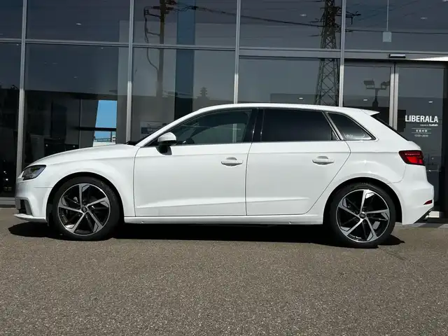 アウディ Ａ３ SB 30TFSI スポーツシグネチャーED 富山県 2020(令2)年 3万km 白 純正メモリナビ/Bluetooth接続/AM/FMラジオ/CD再生/バックカメラ/アイドリングストップ/ACC/USB接続/qi充電/プッシュスタート/ETC2.0/スマートキー/前後ドラレコ/バーチャルコックピット/D/N席シートヒーター/D/N席パワーシーター/パークアシスト