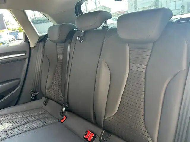 アウディ Ａ３ SB 30TFSI スポーツシグネチャーED 富山県 2020(令2)年 3万km 白 純正メモリナビ/Bluetooth接続/AM/FMラジオ/CD再生/バックカメラ/アイドリングストップ/ACC/USB接続/qi充電/プッシュスタート/ETC2.0/スマートキー/前後ドラレコ/バーチャルコックピット/D/N席シートヒーター/D/N席パワーシーター/パークアシスト