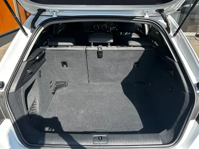 アウディ Ａ３ SB 30TFSI スポーツシグネチャーED 富山県 2020(令2)年 3万km 白 純正メモリナビ/Bluetooth接続/AM/FMラジオ/CD再生/バックカメラ/アイドリングストップ/ACC/USB接続/qi充電/プッシュスタート/ETC2.0/スマートキー/前後ドラレコ/バーチャルコックピット/D/N席シートヒーター/D/N席パワーシーター/パークアシスト