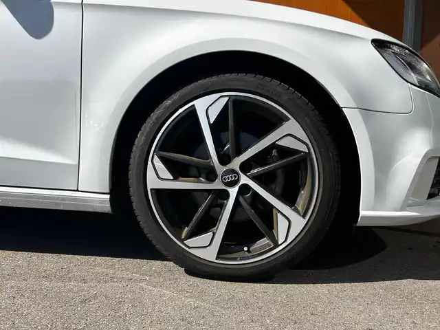アウディ Ａ３ SB 30TFSI スポーツシグネチャーED 富山県 2020(令2)年 3万km 白 純正メモリナビ/Bluetooth接続/AM/FMラジオ/CD再生/バックカメラ/アイドリングストップ/ACC/USB接続/qi充電/プッシュスタート/ETC2.0/スマートキー/前後ドラレコ/バーチャルコックピット/D/N席シートヒーター/D/N席パワーシーター/パークアシスト