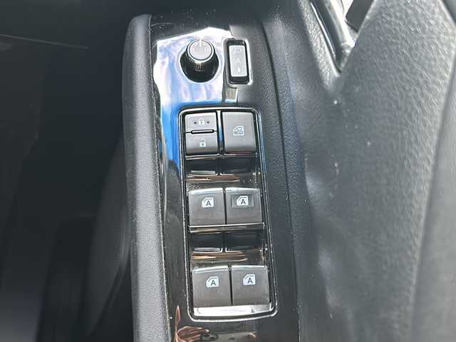 トヨタ アルファード S 滋賀県 2016(平28)年 10万km ホワイトパールクリスタルシャイン ALPINEナビ/　【AM・FM/TV/DISC/Bluetooth/SD】/ALPINEフリップダウンモニタ/バックカメラ/両側パワースライドドア/クリアランスソナー/シートカバー/横滑り防止システム/nanoe/電格ミラー/ウィンカーミラー/ドライブレコーダー/ETC