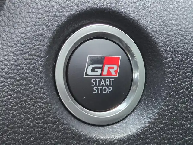 トヨタ ＧＲカローラ RZ 東京都 2024(令6)年 0.9万km プラチナホワイトパールマイカ 4WD/6MT/純正ディスプレイオーディオ/コネクトナビ/フルセグテレビ/トヨタセーフティセンス/純正BBS製18インチアルミホイール/カラードキャリパー/シートヒーター/ETC2.0/ハンドルヒーター/オートマチックハイビーム/レーダークルーズコントロール/GR純正フロアマット/カーボンルーフ/3本出しマフラー