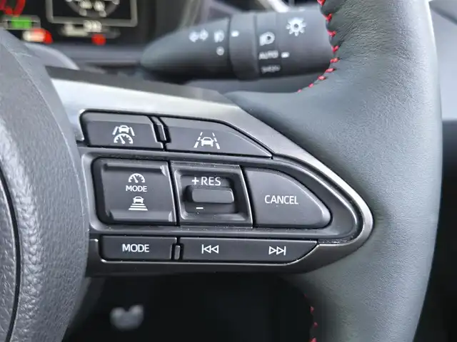 トヨタ ＧＲカローラ RZ 東京都 2024(令6)年 0.9万km プラチナホワイトパールマイカ 4WD/6MT/純正ディスプレイオーディオ/コネクトナビ/フルセグテレビ/トヨタセーフティセンス/純正BBS製18インチアルミホイール/カラードキャリパー/シートヒーター/ETC2.0/ハンドルヒーター/オートマチックハイビーム/レーダークルーズコントロール/GR純正フロアマット/カーボンルーフ/3本出しマフラー