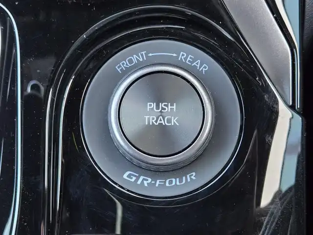 トヨタ ＧＲカローラ RZ 東京都 2024(令6)年 0.9万km プラチナホワイトパールマイカ 4WD/6MT/純正ディスプレイオーディオ/コネクトナビ/フルセグテレビ/トヨタセーフティセンス/純正BBS製18インチアルミホイール/カラードキャリパー/シートヒーター/ETC2.0/ハンドルヒーター/オートマチックハイビーム/レーダークルーズコントロール/GR純正フロアマット/カーボンルーフ/3本出しマフラー