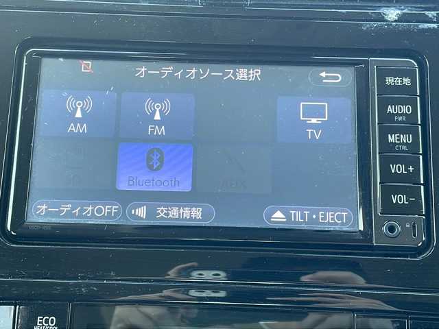 トヨタ プリウス Sセーフティプラス 茨城県 2016(平28)年 8.6万km ホワイトパールクリスタルシャイン 純正SDナビ(Bluetooth/バックカメラ/フルセグTV/CD/DVD)/横滑り防止装置/クルーズコントロール/コーナーセンサー/レーンキープアシスト/LEDオートライト/オートマチックハイビーム/カーテンエアバッグ/パーキングアシスト/スマートキー/冷房AAC/USB入力端子/ドライブレコーダー/純正フロアマット/15インチアルミホイール